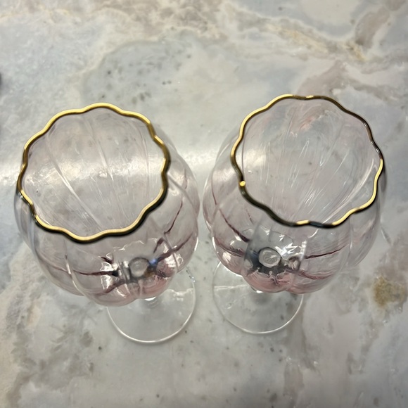 NWOT-Pink Wine glasses- Set of 2 - Picture 2 of 2